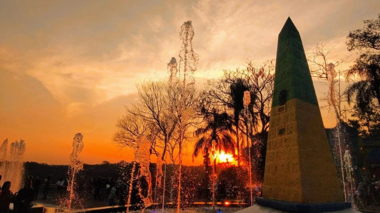 Imagem para Combo Roda Gigante E Marco das Três Fronteiras (Transporte + Ingressos)